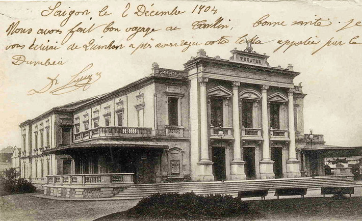 Nhà hát Lớn Hải Phòng được khởi công xây dựng vào năm 1904 và đến năm 1912 thì hoàn thành. Địa điểm được chọn để xây dựng nhà hát là nền chợ cao ráo, rộng rãi của làng cổ An Biên.