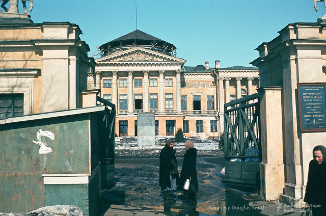 Cung điện Ostankino ở Moscow năm 1952. Ảnh: Martin Manhoff / Radio Liberty.