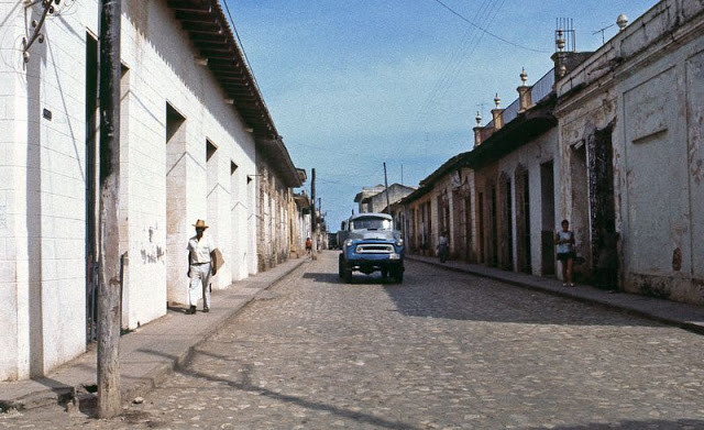 Một con đường ở thị trấn Trinidad.