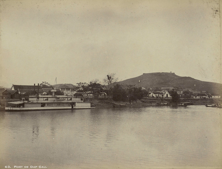 Cảng Đáp Cầu.