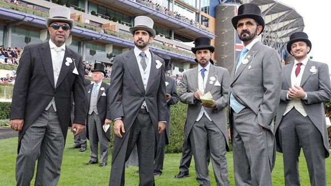 Thái tử Sheikh Hamdan là con trai thứ 2 của quốc vương Dubai Sheikh Mohammed bin Rashid Al Maktoum. Ông Sheikh Mohammed bin Rashid Al Maktoum là phó tổng thống và là thủ tướng của Các Tiểu Vương Quốc Ả Rập Thống Nhất. Cha của thái tử Sheikh Hamdan sở hữu khối tài sản ròng khoảng 4,5 tỷ USD, theo BusinessInsider.