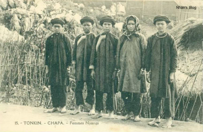 Phụ nữ Nhắng.