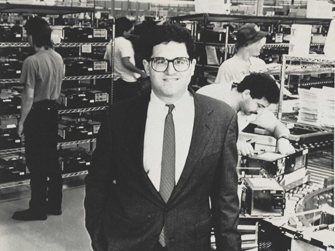Năm 1987, ông đổi tên công ty thành Dell Computer Corp. Doanh số công ty tiếp tục tăng. Năm 1988, công ty niêm yết cổ phiếu trên sàn chứng khoán, huy động được 30 triệu USD và Dell kiếm được 18 triệu USD. Năm 1992, ở tuổi 27, Dell trở thành CEO trẻ nhất điều hành một trong ty thuộc nhóm Fortune 500.