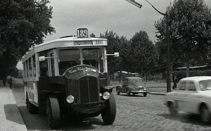 Xe buýt ở Sài Gòn khoảng năm 1951.