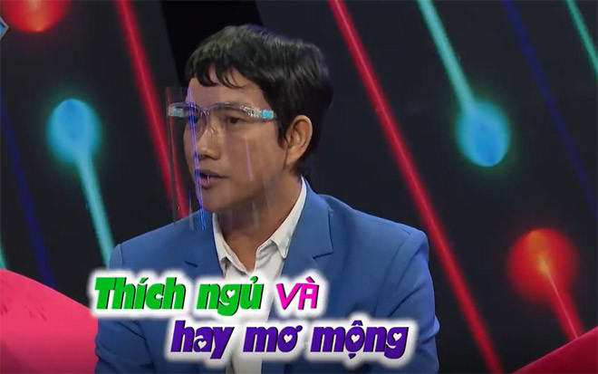 Văn Hoàng có điểm mạnh biết nội trợ, làm việc nhà, không hút thuốc hay uống cà phê, kiên trì, ham học hỏi và thích đọc sách; điểm yếu ngủ nhiều, hay mơ mộng.