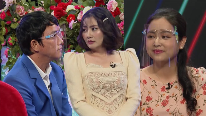 Trước những chia sẻ của đàng trai, bà mối Ngọc Lan thẳng thắn: "Chương trình này là để chúng ta tìm một nửa của nhau mà chúng ta không có cơ hội gặp nhau trước đó. Mình lên đây tìm, bấm nút để bắt đầu một mối quan hệ là bạn trai và bạn gái, không phải lên đây bấm nút để bạn tìm một người bạn thân. Bạn phải xác định rõ điều này để chúng ta không bị mất thời gian".