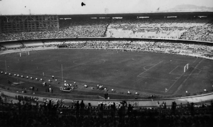 173,830 là số khán giả có mặt trên sân Maracana trong trận chung kết World Cup 1950 giữa Brazil và Uruguay. Sở dĩ sân Maracana khi đó có thể chứa nhiều người như vậy vì khán đài của sân là các bậc bê tông. Với sân vận động hiện đại trang bị ghế ngồi, việc phá vỡ kỷ lục World Cup này là không thể.