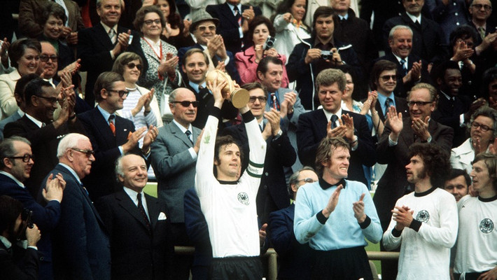 Trong lần đầu tiên đăng cai World Cup năm 1974, nước Đức được biết đến với tên gọi Tây Đức. Đội chủ nhà đã giành chức vô địch sau chiến thắng 2-1 trước Hà Lan ở chung kết. Ảnh: FIFA.