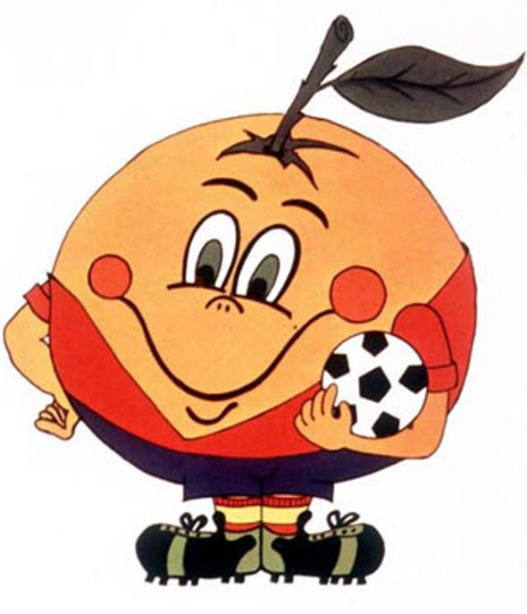 Đến World Cup Tây Ban Nha 1982, linh vật lại chuyển thành hoa quả. Naranjito là một quả cam, loại trái cây đặc sản Tây Ban Nha, mặc đồng phục của đội tuyển Tây Ban Nha. Trong tiếng Tây Ban Nha, naranja nghĩa là quả cam. Ảnh: Pinterest.