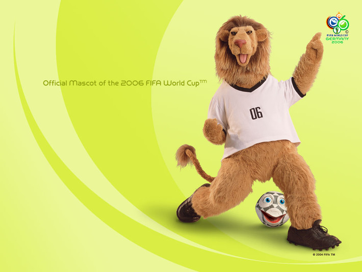 World Cup Đức 2006 là lần thứ hai sư tử trở thành linh vật. Lần này là Goleo VI, chú sư tử mặc chiếc áo thi đấu của Đội tuyển bóng đá quốc gia Đức với số áo 06. Đi cùng Goleo VI là một trái bóng biết nói. Ảnh: Pinterest.