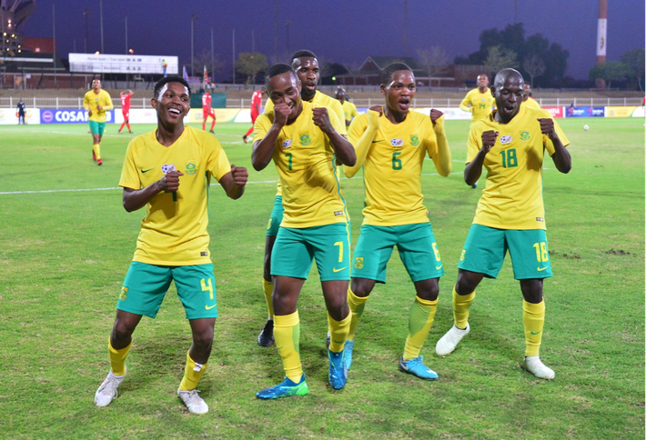 "Bafana Bafana" là một tên gọi được FIFA công nhận của đội tuyển Nam Phi. Tên này có nghĩa là "Các chàng trai, các chàng trai" trong tiếng Zulu. Ảnh: SAFA.net.