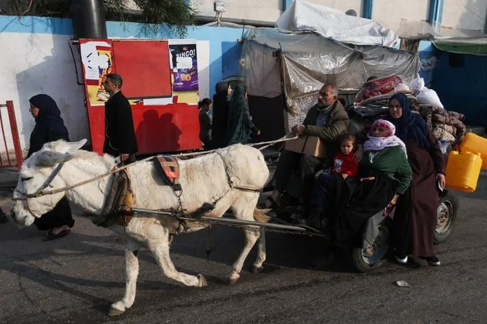 Hai bên nhiều lần cáo buộc nhau vi phạm ở phía bắc Gaza - mục tiêu chính trong cuộc tấn công của Israel từ cuối tháng 10. Hai bên đồng ý lệnh ngừng bắn kéo dài 4 ngày từ 24/11.