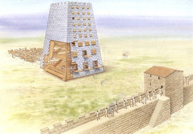 Tháp công thành, người Hy Lạp gọi là Helepolis, đã từng được sử dụng trong các trận chiến ở Hy Lạp từ những năm 300 TCN. Được thiết kế cho việc áp sát và xâm nhập những tòa thành cao của kẻ thù.