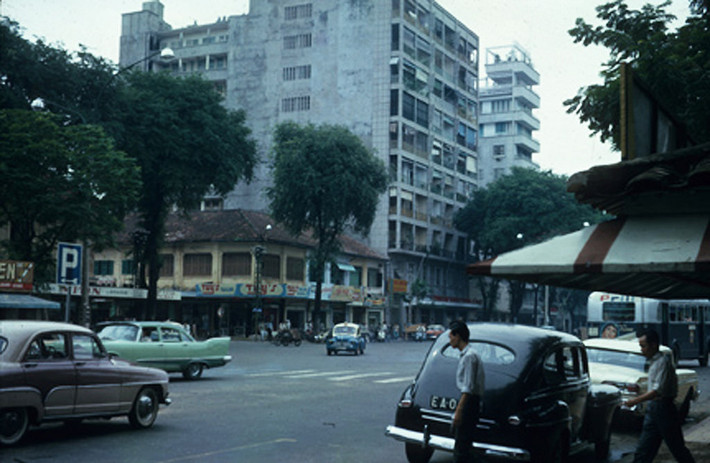 Một góc đại lộ Nguyễn Huệ, Sài Gòn năm 1963. Ảnh: Vietnam Center and Archive.