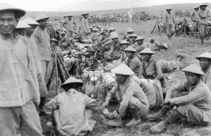 Binh lính Việt tại điểm đóng quân ở vùng Ypres, nước Bỉ, 1916. Ảnh tư liệu.