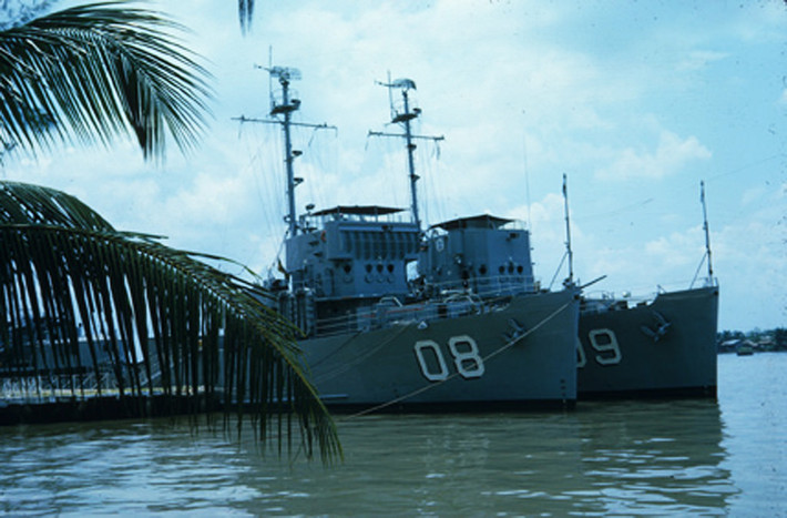 Tàu chiến trên sông Sài Gòn. Ảnh: Vietnam Center and Archive.