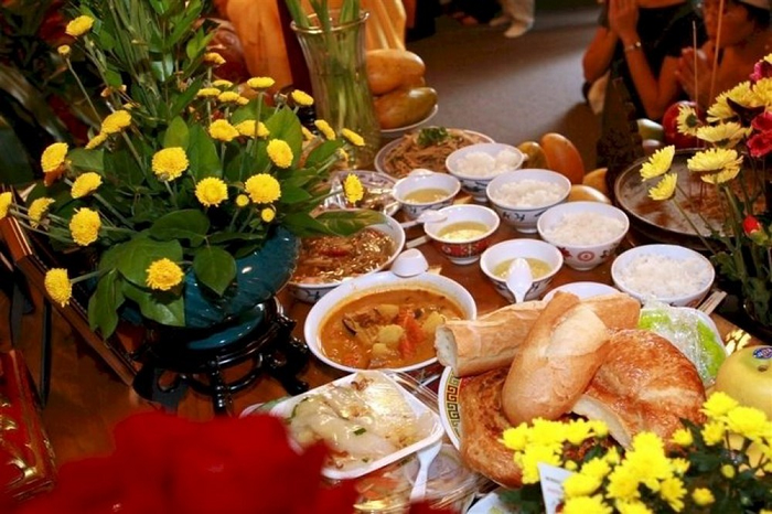 Những người gặp sao Thái Bạch kỵ dùng các màu thuộc hành Thổ là màu vàng, nâu… màu thuộc hành Kim là màu trắng, xám, ghi. Người gặp sao Thái Bạch hợp với các màu thuộc hành Hỏa là màu đỏ, hồng, tím, cam… và màu thuộc hành Thủy là xanh nước biển, đen.