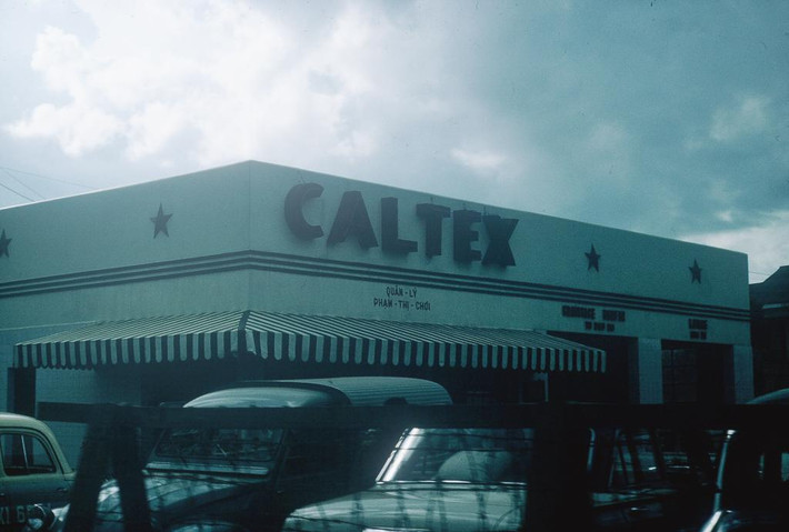 Trạm xăng của hãng Caltex. Ảnh: Gary Mathews.