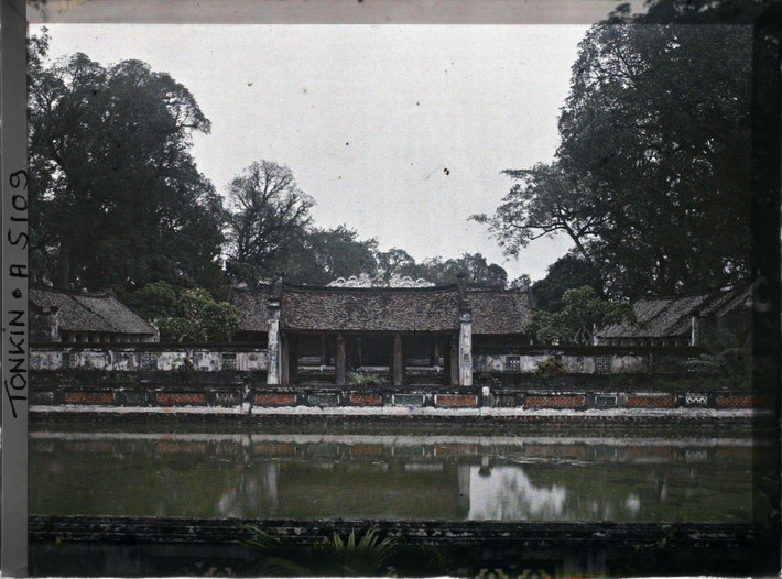 Từ Khuê Văn Các nhìn về Đại Thành Môn và khu Đại Thành.
