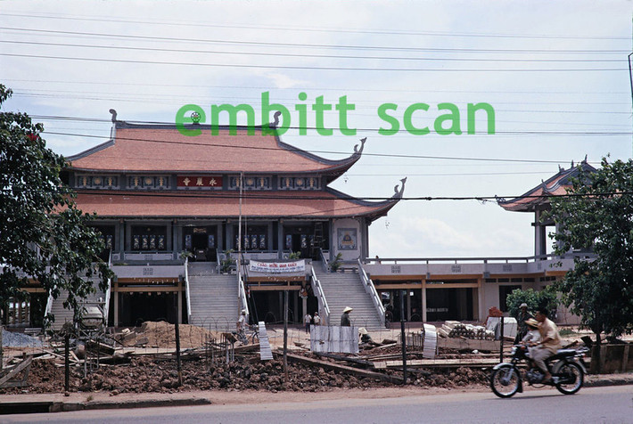 Khung cảnh ngổn ngang tại công trường thi công chùa Vĩnh Nghiêm, 1970.