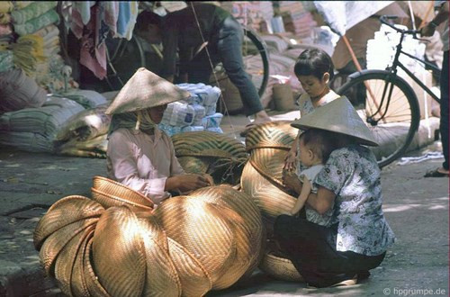 "Buôn thúng, bán mẹt".