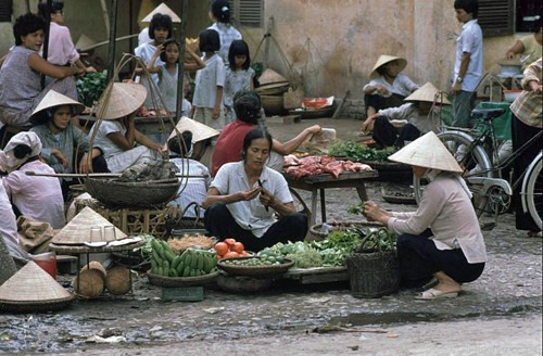 Những chợ cóc kiểu này có thể họp ở bất cứ đâu.