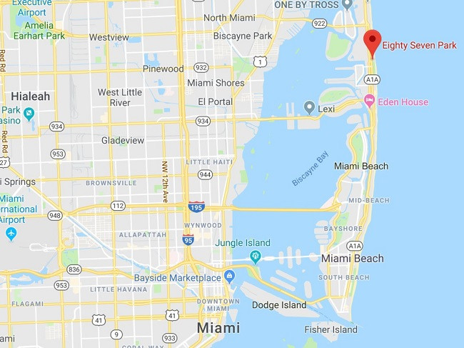 Tòa nhà Công Viên 87 nằm tại Bãi Biển Phía Bắc, cách khoảng 1 giờ lái xe từ đông bắc Miami.