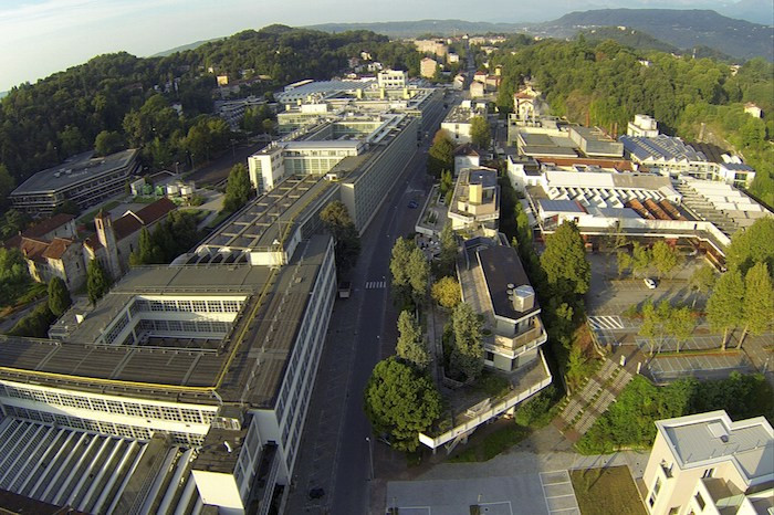 14. Thành phố Ivrea (Italia). Ivrea là thành phố công nghiệp được thiết kế bởi các nhà quy hoạch và kiến trúc sư hàng đầu nước Italia từ những năm 1930 đến 1960. Thành phố được đánh giá là “thể hiện tầm nhìn hiện đại về mối quan hệ giữa sản xuất công nghiệp và kiến trúc”.
