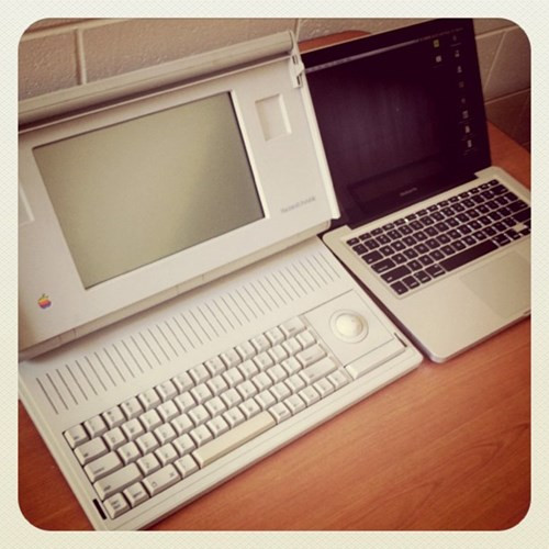 Máy tính laptop đầu tiên Macintosh Portable gặp phải rắc rối với thời lượng pin và chất lượng màn hình, đặc biệt giá bán đắt đỏ của sản phẩm khi mới ra mắt khiến người dùng buộc phải nói lời tạm biệt với sản phẩm.
