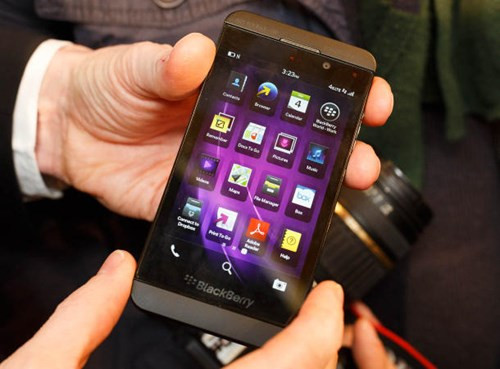 Dòng smartphone với hệ điều hành được đánh giá bảo mật cao nhất hiện nay là Blackberry với các phần mềm, ứng dụng bảo mật và tần suất cập nhật bản vá bảo mật của điện thoại cao nên thường được các doanh nhân, nguyên thủ lựa chọn.