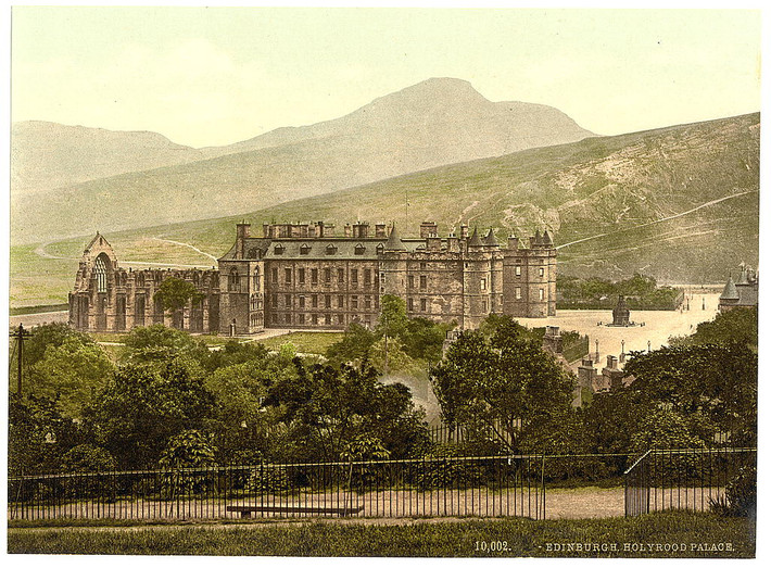 Cung điện Holyrood ở Edinburgh. Ảnh: Photoglob Zürich AG.