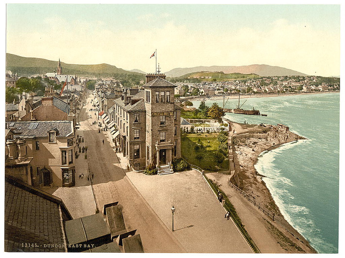 Bờ vịnh phía Đông của thị trấn Dunoon. Ảnh: Photoglob Zürich AG.