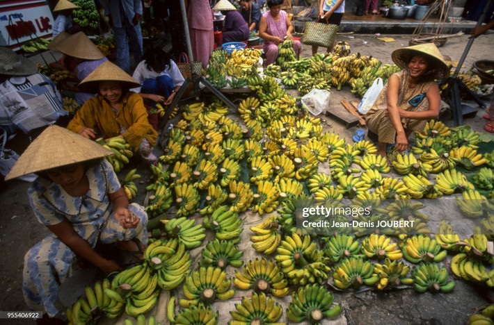 Quầy hàng chuối ở chợ Hội An.