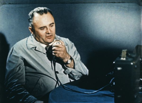 8. Sergei Korolev (1907–1966). Korolev là người đứng sau những thành công lớn của Liên Xô trong cuộc đua vào không gian. Tuy nhiên, ông từng bị Stalin bắt giam vì những ý tưởng "điên rồ" về tên lửa và không gian trước khi được phục hồi danh dự. Ảnh: Pinterest.