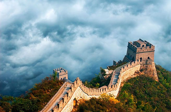 7. Sử dụng kỹ thuật kiến trúc tiên tiến. Một số đoạn Vạn Lý Trường Thành được xây dựng với những kỹ thuật xây dựng rất tiên tiến cho thời kỳ đó, như việc tạo hệ thống thoát nước để tránh ngập lụt và gia cố các đoạn đường hiểm trở để dễ bảo vệ hơn. Ảnh: Pinterest.