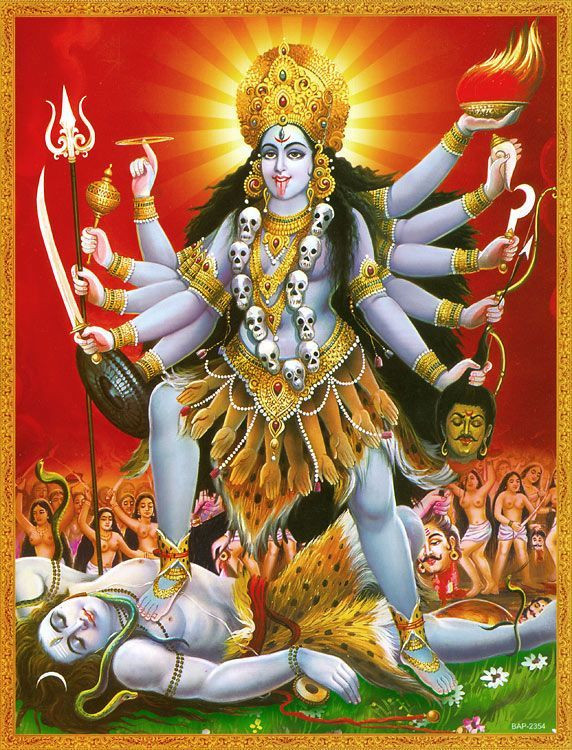 7. Kali – Nữ thần của Hủy diệt và Sự biến đổi. Kali là một hình thái hủy diệt của Parvati, thường được thờ cúng như nữ thần của sự biến đổi và hủy diệt. Bà là hiện thân của sức mạnh hủy diệt nhưng cũng là sự giải thoát, giúp loại bỏ những trở ngại và sự xấu xa. Ảnh: Pinterest.Ảnh: Pinterest.