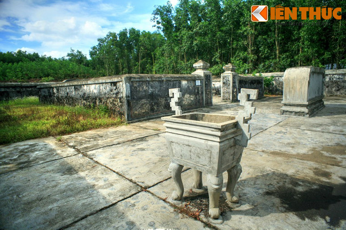 Do mới được trùng tu nên lăng Trường Thanh có phần khang trang hơn phần lớn các lăng mộ chúa Nguyễn còn lại.
