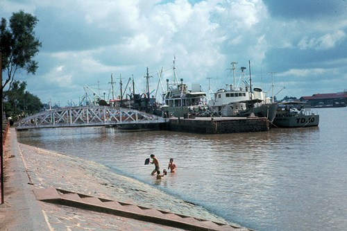 Khu vực cảng Sài Gòn.