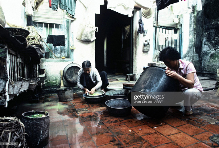 Một góc sân phổ cổ.