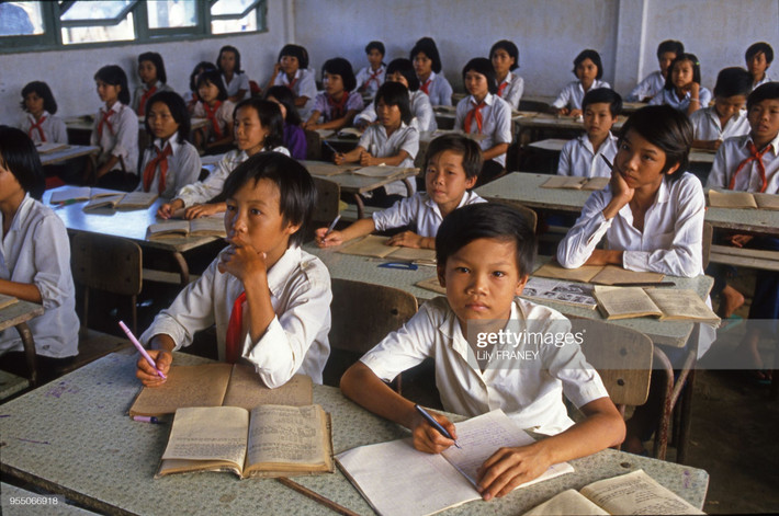 Trong một lớp tiểu học, Hà Nội năm 1987.