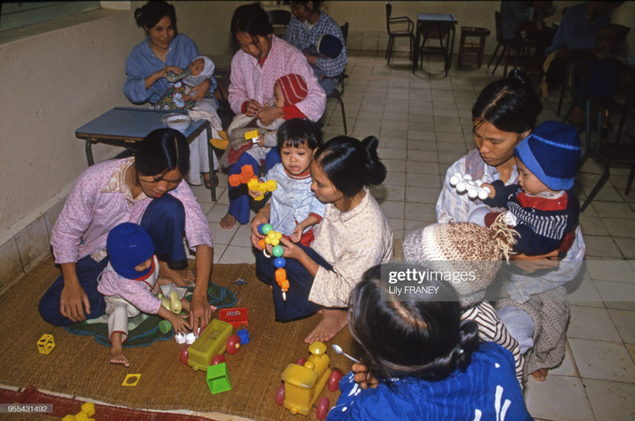 Trong phòng sinh hoạt chung ở khoa Sản, Bệnh viện Saint-Paul.