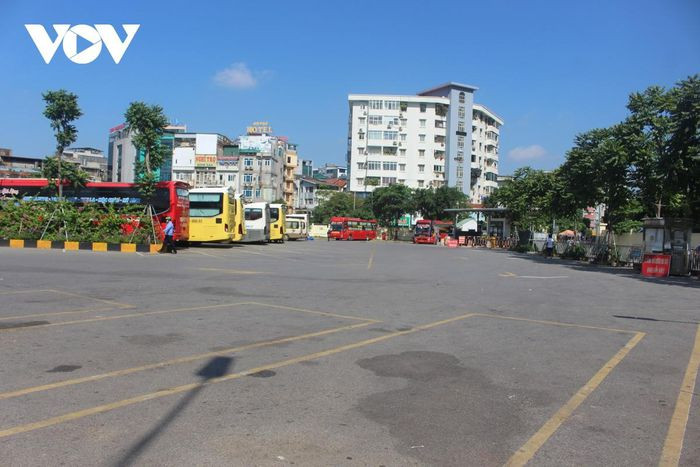 Các đơn vị vận tải, đơn vị khai thác bến xe và các tổ chức, cá nhân có liên quan hoạt động trên địa bàn thành phố tiếp tục thực hiện nghiêm các biện pháp phòng, chống dịch Covid-19 theo chỉ đạo của Trung ương, thành phố Hà Nội và Sở GTVT TP Hà Nội.