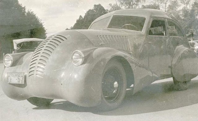 GAZ A-Aero (1934). Chế tạo vào năm 1934, GAZ-Aero có thân gỗ phủ ngoài bằng kim loại, là một trong những mẫu xe đua đầu tiên được sản xuất tại Liên Xô. Do tốc độ không được như kỳ vọng, chiếc xe này không được sản xuất đại trà. Ảnh: Old Concept Cars.