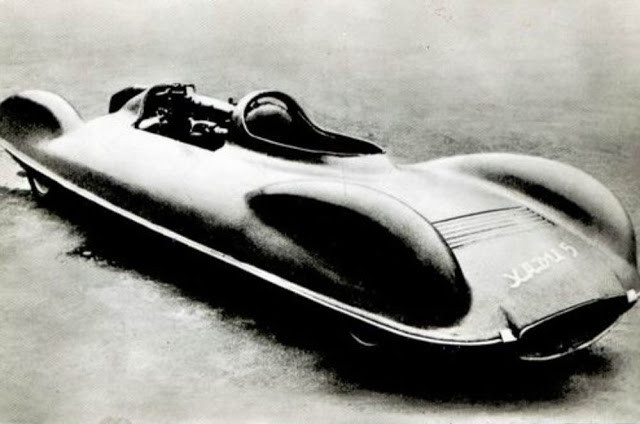 Hadi-5 (1960). Xe đua Hadi-5 của Liên Xô có thể đạt tốc độ 290km/h nhờ động cơ 3000 cm3, công suất 126 mã lực. Ảnh: Old Concept Cars.