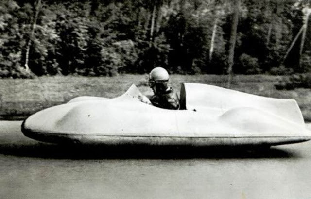Zvezda 5 (1955). Zvezda 5 có hình thù khá kỳ cục. Sở hữu động cơ công suất 50 mã lực, nó có thể đạt tốc độ 200 km/h. Ảnh: Old Concept Cars.