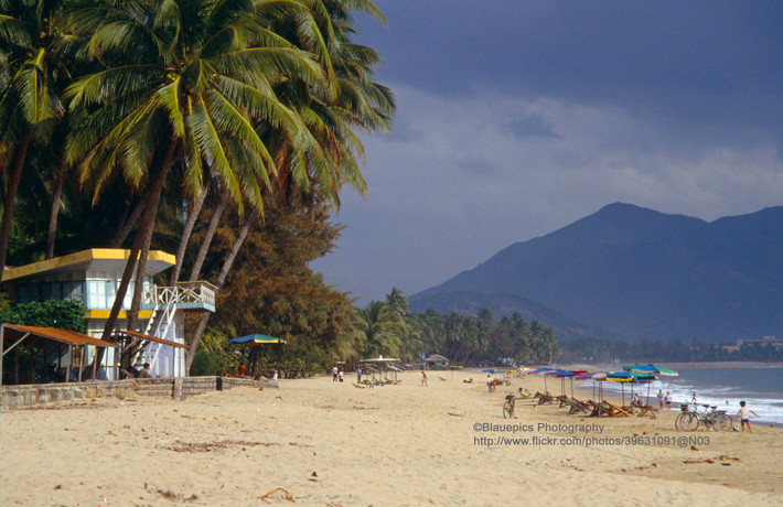 Trên bãi biển Nha Trang.