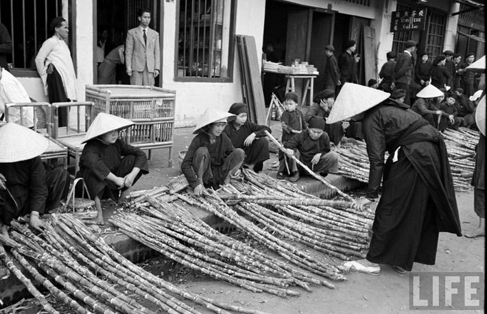Những người bán mía ở chợ Kỳ Lừa, ngôi chợ lâu đời nhất Lạng Sơn.