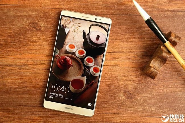Cuối tháng 11 vừa qua, Huawei đã trình làng phiên bản nâng cấp của mẫu phablet Ascend Mate 7. Model mới có tên gọi điện thoại Huawei Mate 8 với nhiều cải tiến trong thiết kế lẫn cấu hình.