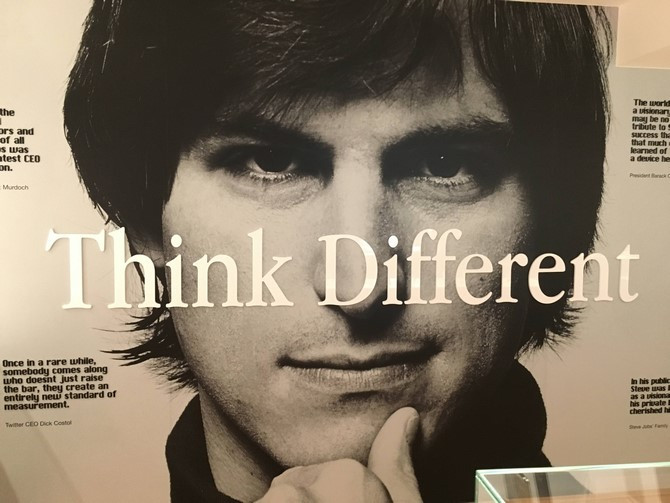 Có lẽ điều mà chúng ta nhớ nhất khi nói đến Apple chính là cựu CEO huyền thoại Steve Jobs.