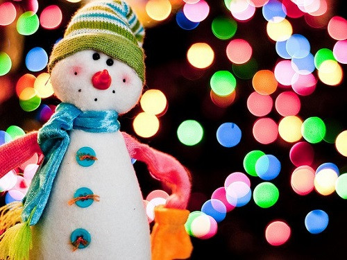 Ngoài ra, cũng có thể tạo ra Bokeh ánh sáng bằng cách đặt đèn ở phía trước chủ thể. Điều này sẽ tạo ra hiệu ứng ánh sáng bao phủ xung quanh chủ thể, tạo nên sự khác biệt so với ảnh chỉ có Bokeh phía sau.